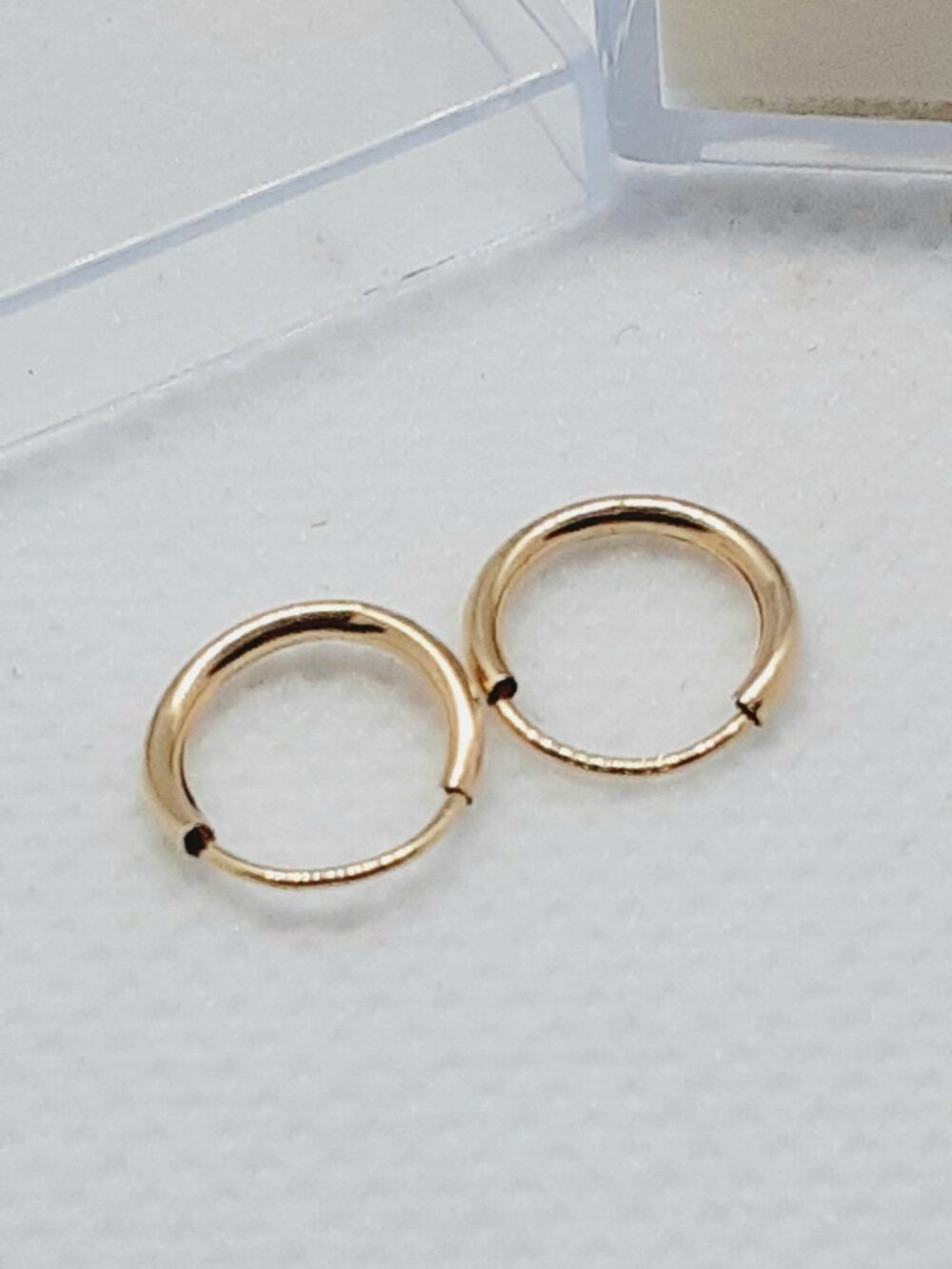 NEW 14kt yellow gold sweet baby girl hoop earrings - Picture 8 of 8